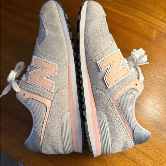 New Balances - Picture 5 of 7